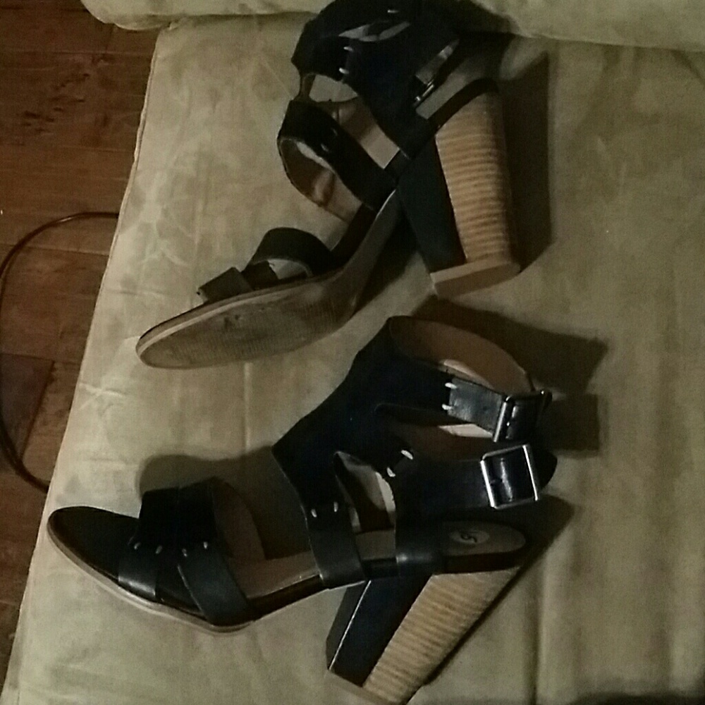 Dolce Vita black leather ankle strap sandals